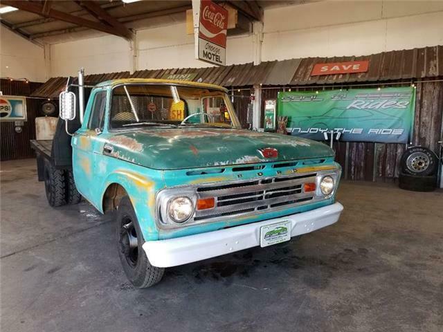 1962 Patina Ford F-350 Flatbed Truck