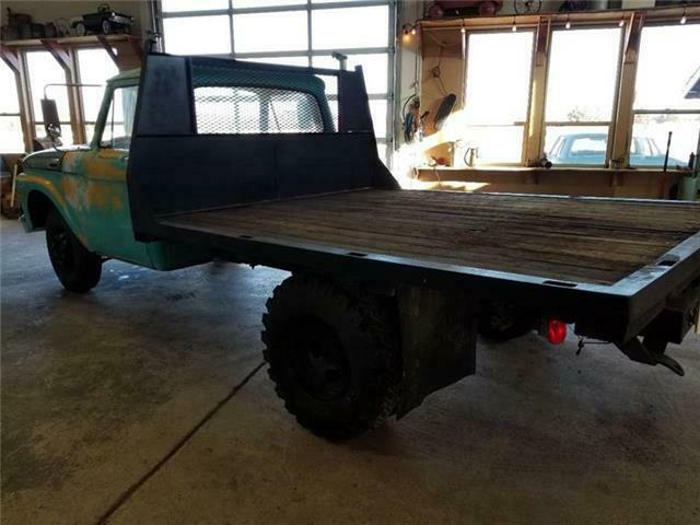 1962 Patina Ford F-350 Flatbed Truck