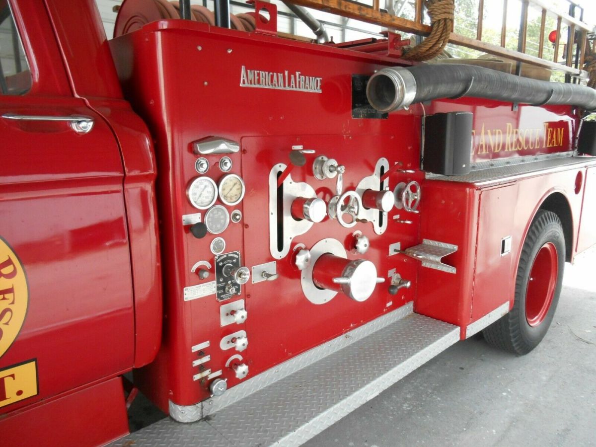 1962 Ford F800 Firetruck