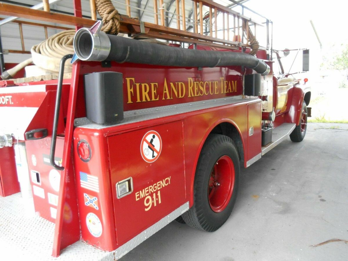 1962 Ford F800 Firetruck