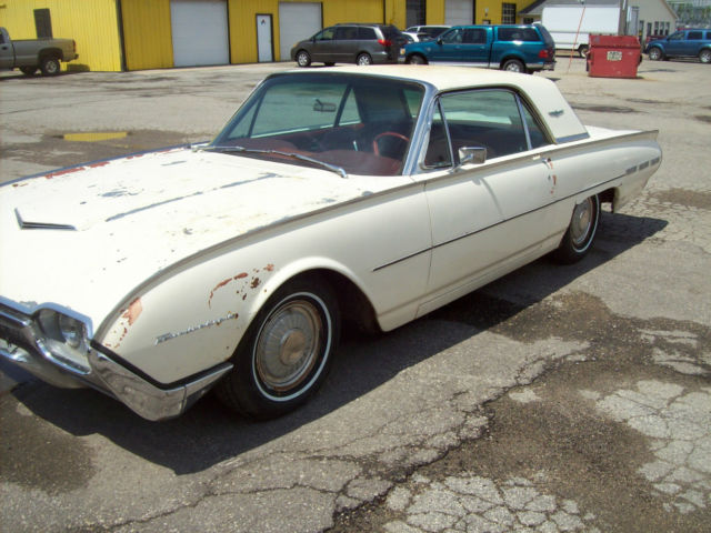 1962 White Ford Thunderbird Coupe