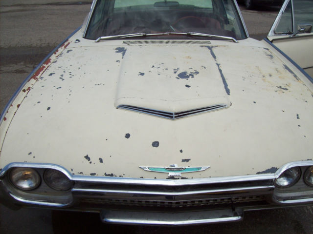 1962 White Ford Thunderbird Coupe