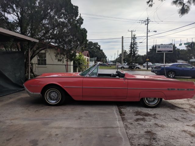 1962 Ford Thunderbird