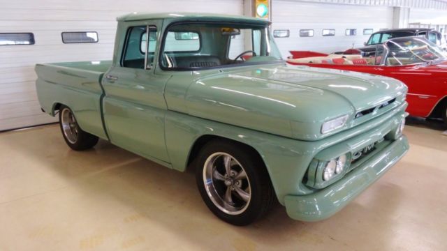1962 Green GMC G10 --