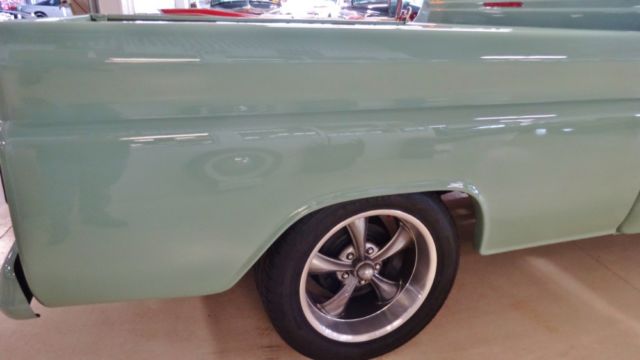 1962 Green GMC G10 --