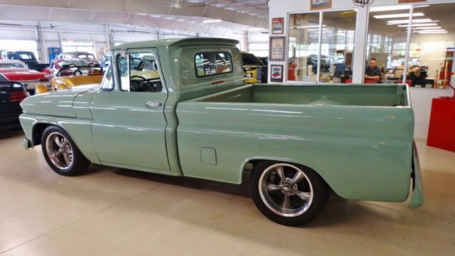 1962 Green GMC G10 --
