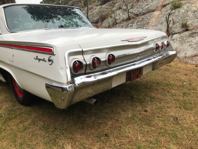 1962 White Chevrolet Impala