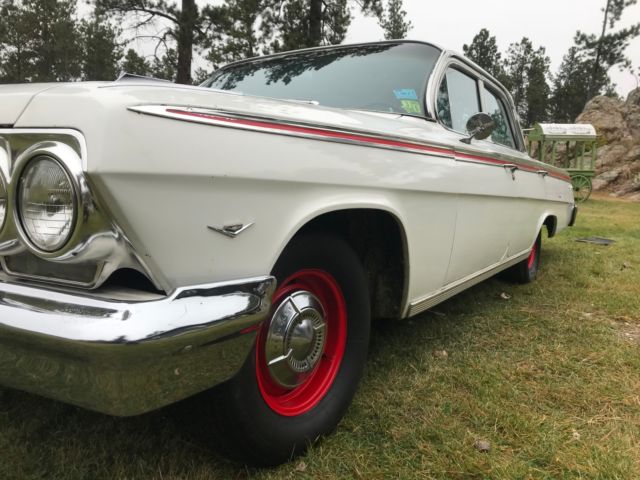1962 White Chevrolet Impala