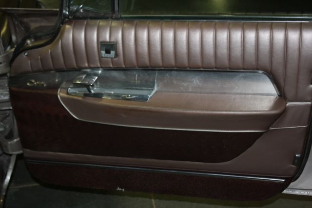1962 Rosewood Chrysler Imperial Hardtop Sedan 4 Door