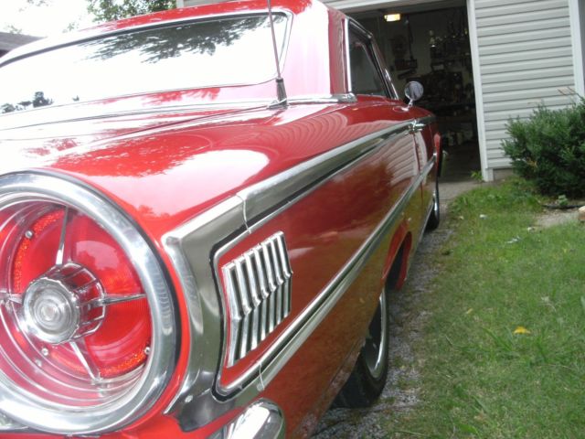 1963 red Ford Galaxie 2 dood HT fastback