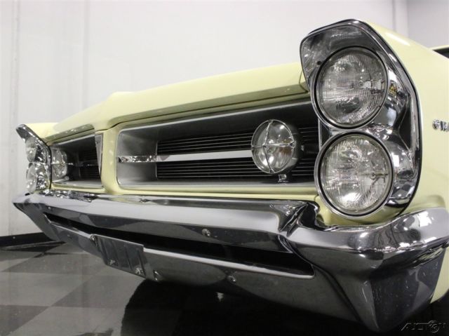 1963 Tan Pontiac Grand Prix