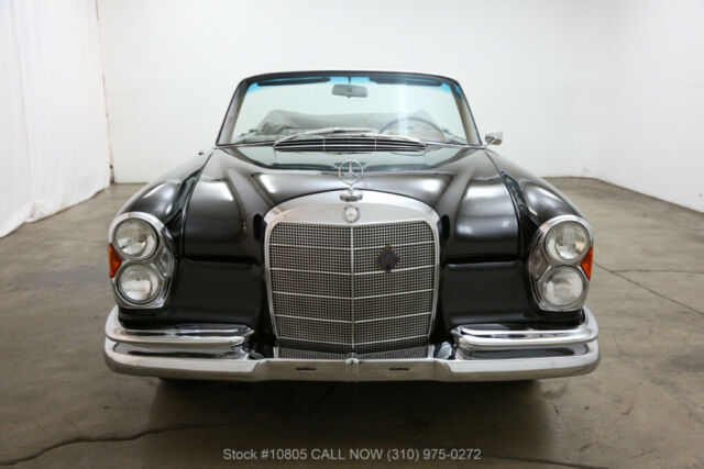 1963 Black Mercedes-Benz 220SE