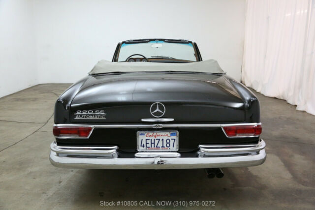 1963 Black Mercedes-Benz 220SE