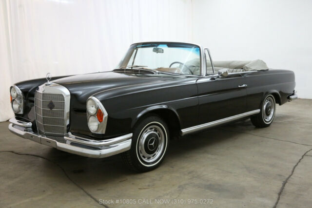 1963 Black Mercedes-Benz 220SE