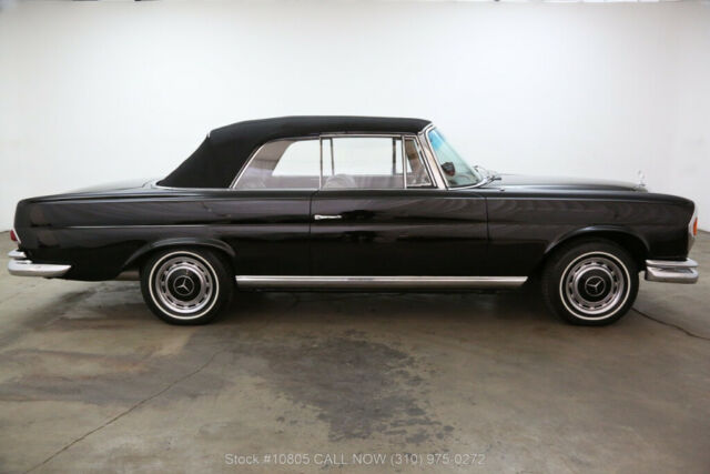 1963 Black Mercedes-Benz 220SE