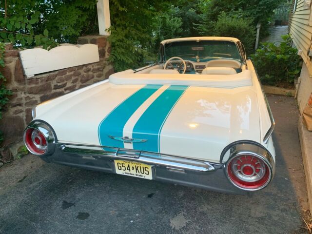 1963 Ford Thunderbird