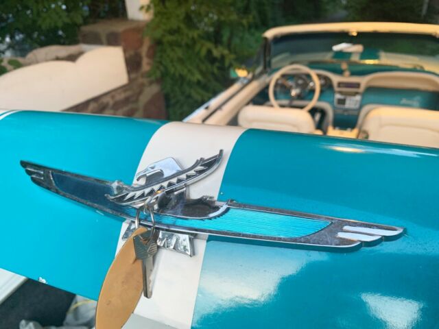 1963 Ford Thunderbird