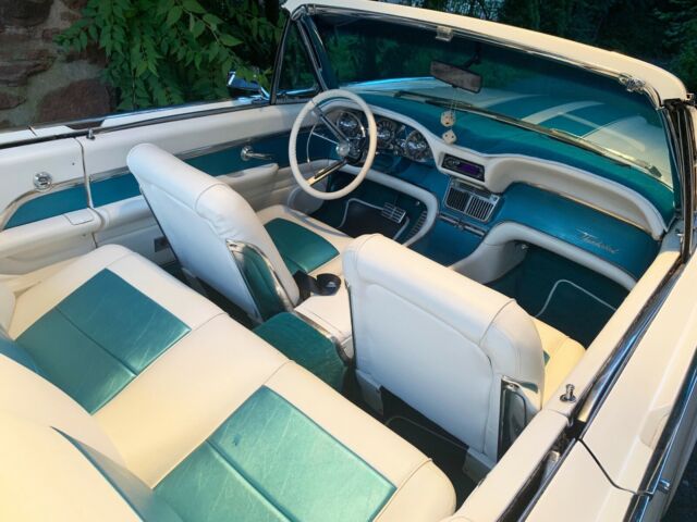 1963 Ford Thunderbird