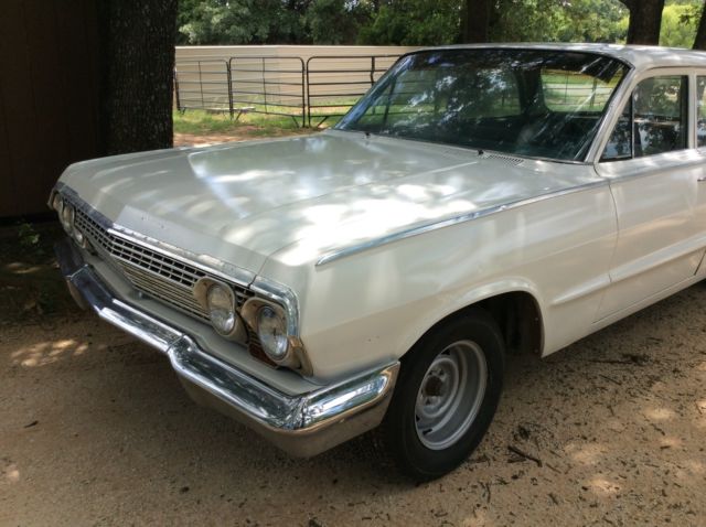 1963 White Chevrolet Impala 4dr sedan