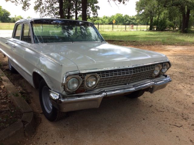 1963 White Chevrolet Impala 4dr sedan
