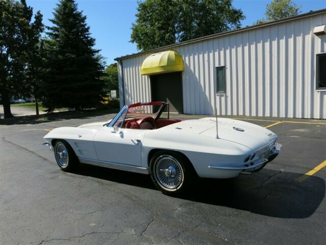1963 White Chevrolet Corvette Convertible