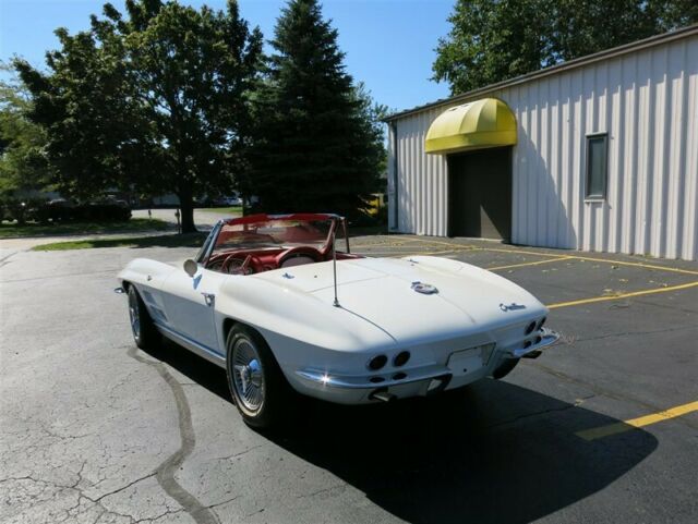 1963 White Chevrolet Corvette Convertible