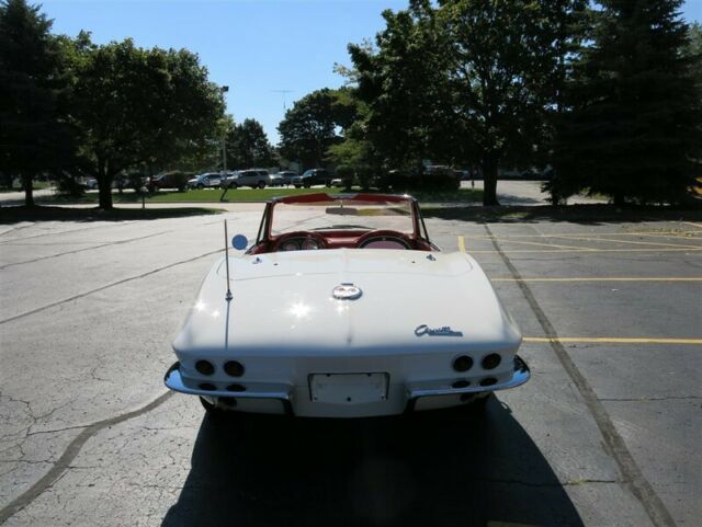 1963 White Chevrolet Corvette Convertible