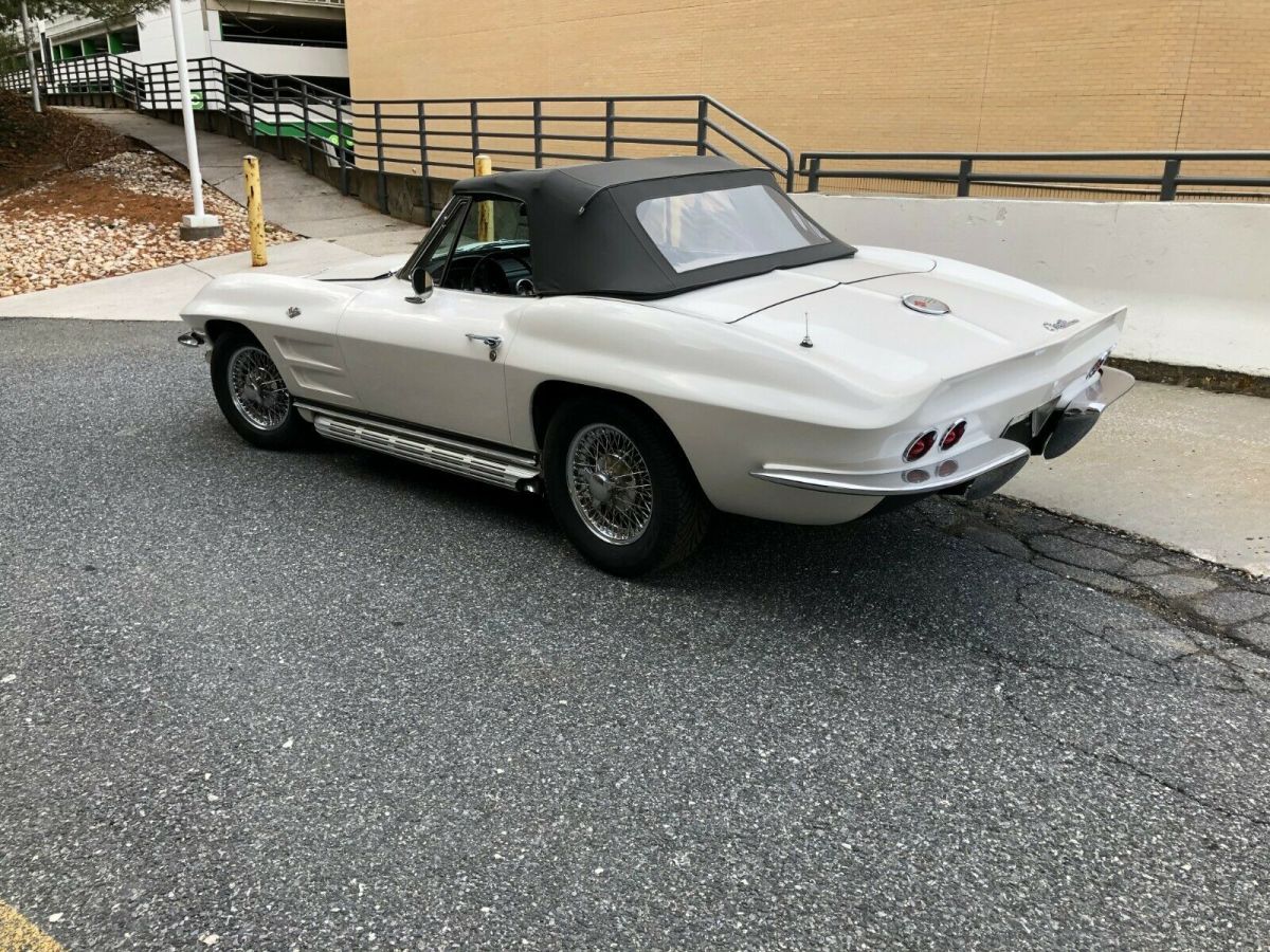 1963 White Chevrolet Corvette Convertible