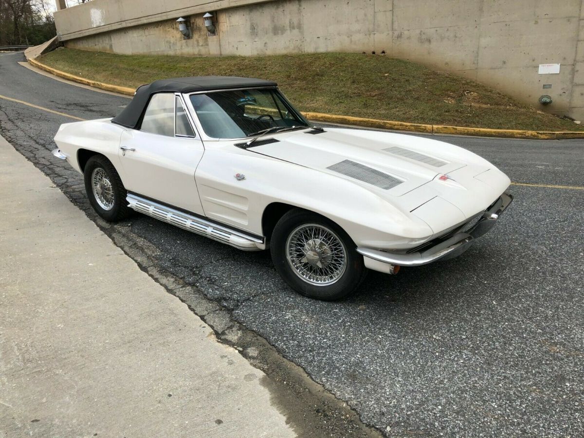 1963 White Chevrolet Corvette Convertible