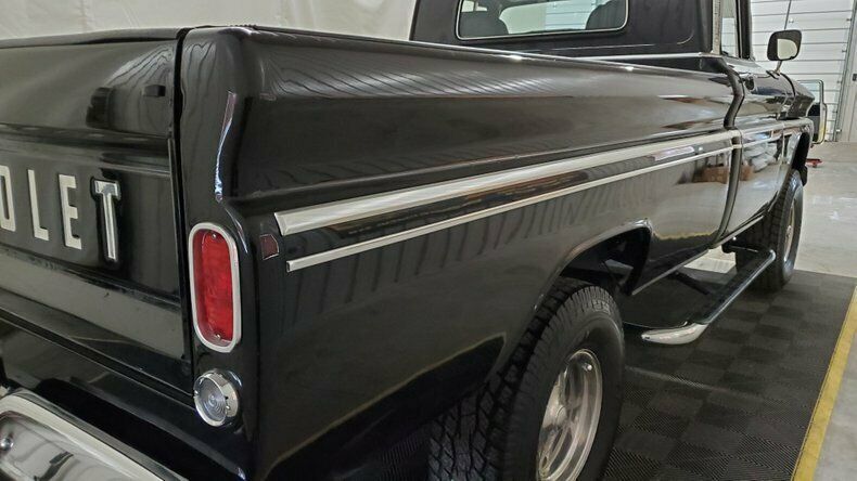 1963 Black Chevrolet K-10 Pickup (Truck)