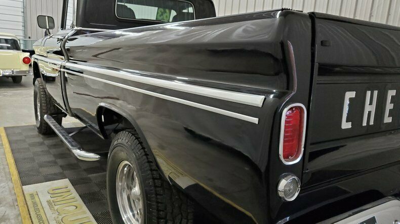 1963 Black Chevrolet K-10 Pickup (Truck)