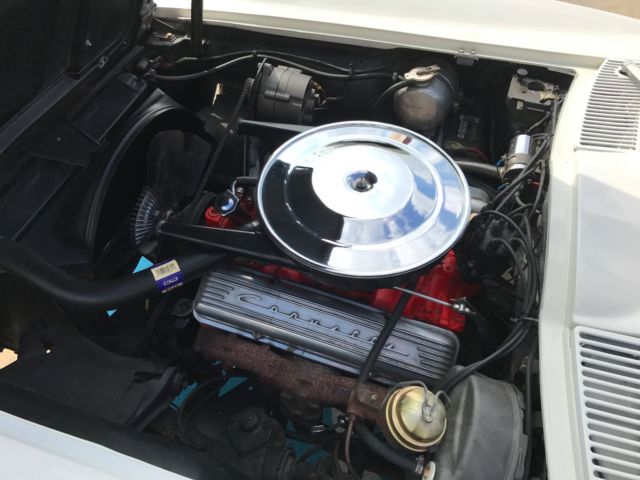 1963 White Chevrolet Corvette Convertible