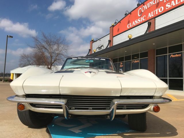 1963 White Chevrolet Corvette Convertible