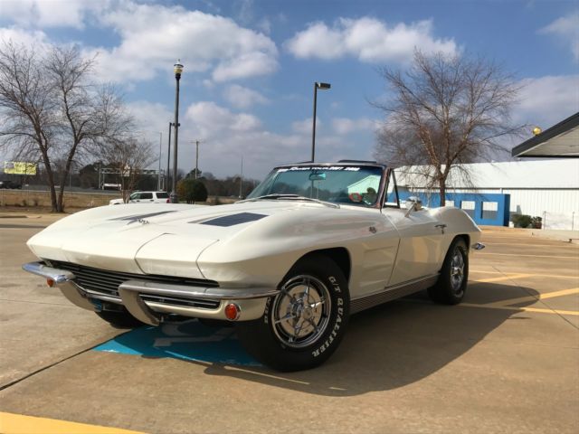 1963 White Chevrolet Corvette Convertible