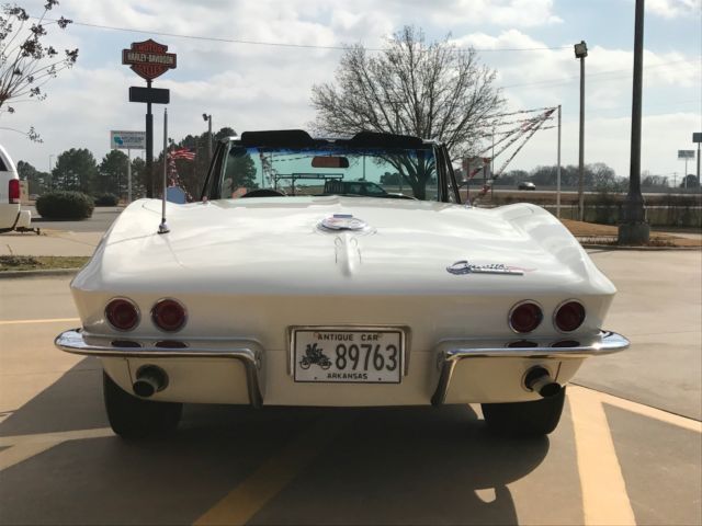 1963 White Chevrolet Corvette Convertible