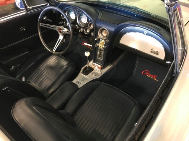 1963 White Chevrolet Corvette Convertible