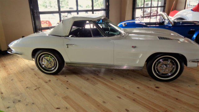 1963 White Chevrolet Corvette Convertible