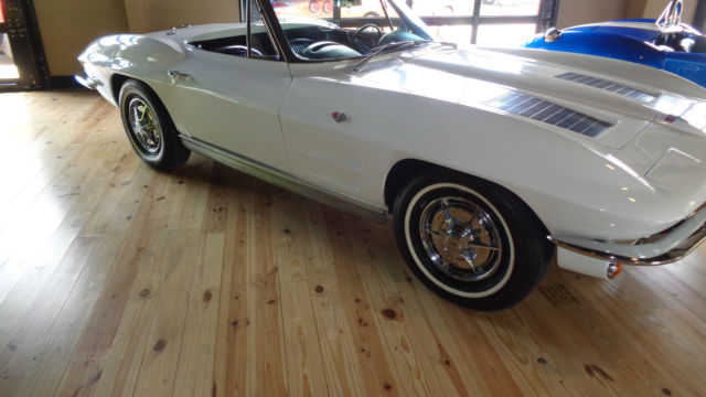 1963 White Chevrolet Corvette Convertible
