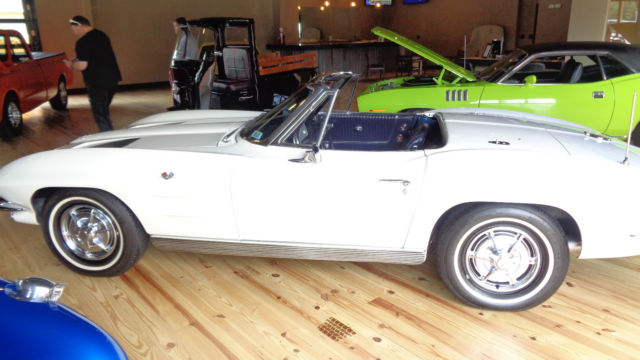 1963 White Chevrolet Corvette Convertible