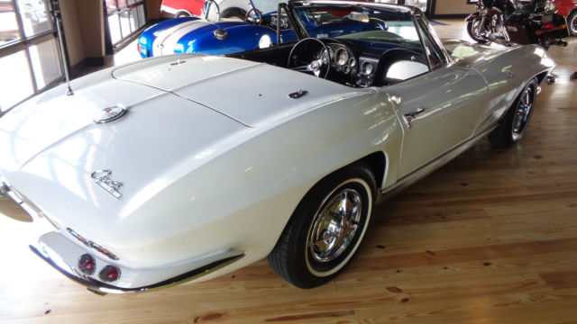 1963 White Chevrolet Corvette Convertible