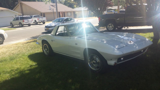 1963 Daytonna Blue Chevrolet Corvette Coupe