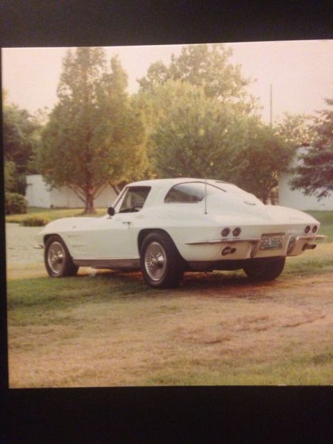 1963 White Chevrolet Corvette Coupe