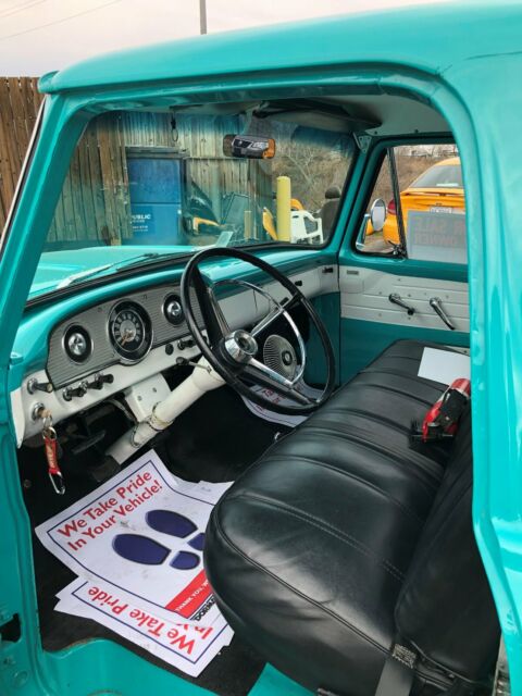 1963 Teal Ford F-100 Pick-up