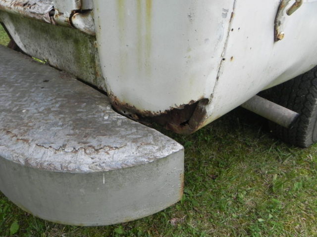 1963 White Ford F-250