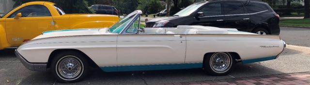 1963 White / Turquoise Ford Thunderbird Convertible