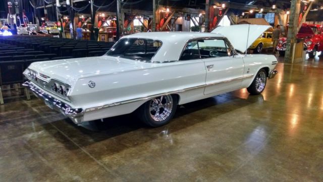 1963 White Chevrolet Impala Coupe