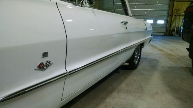 1963 White Chevrolet Impala Coupe
