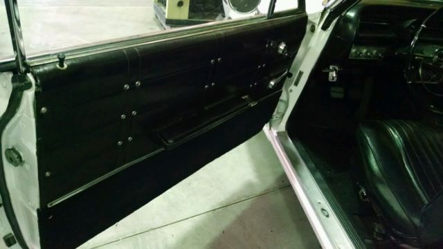 1963 White Chevrolet Impala Coupe