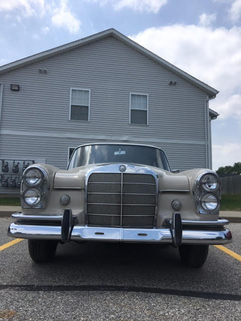 1963 Mercedes-Benz 200-Series