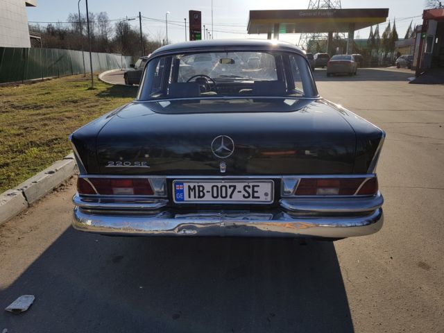 1963 Black Mercedes-Benz 200-Series Limousine
